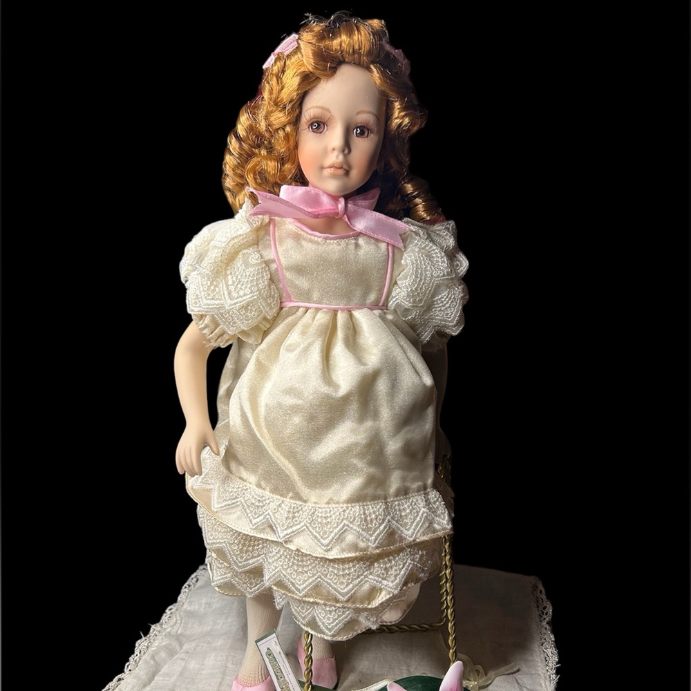 Heritage Signature Porcelain Doll Collection Lily New in Box